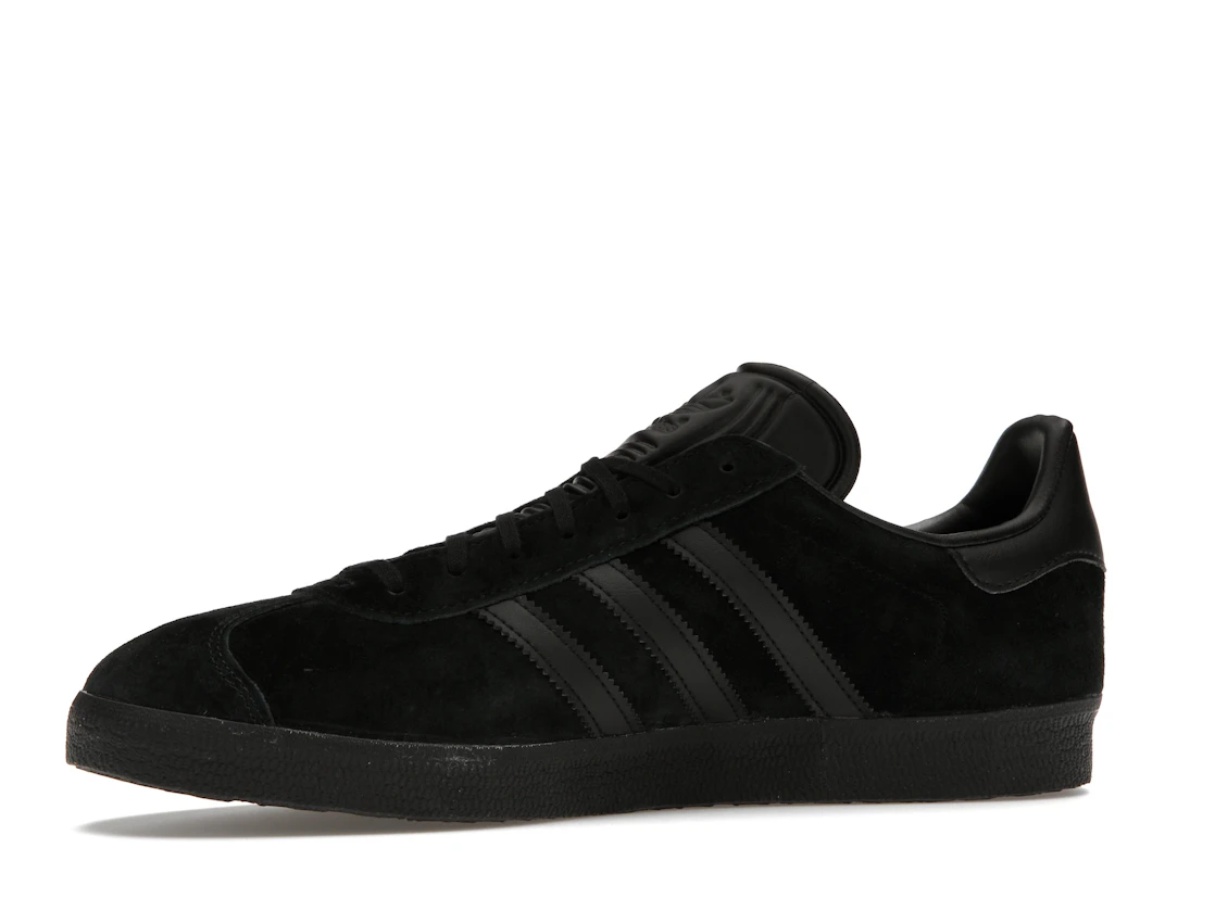 Vue 17 de adidas Gazelle Triple Black