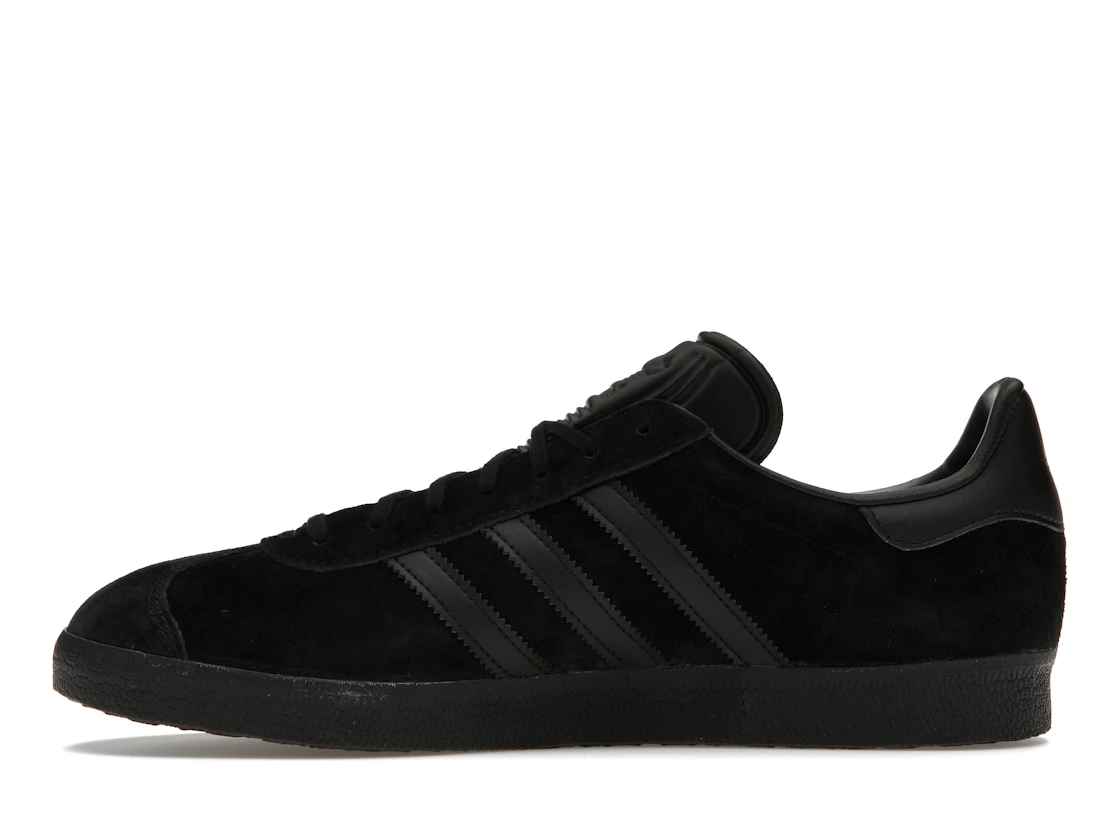 Vue 19 de adidas Gazelle Triple Black