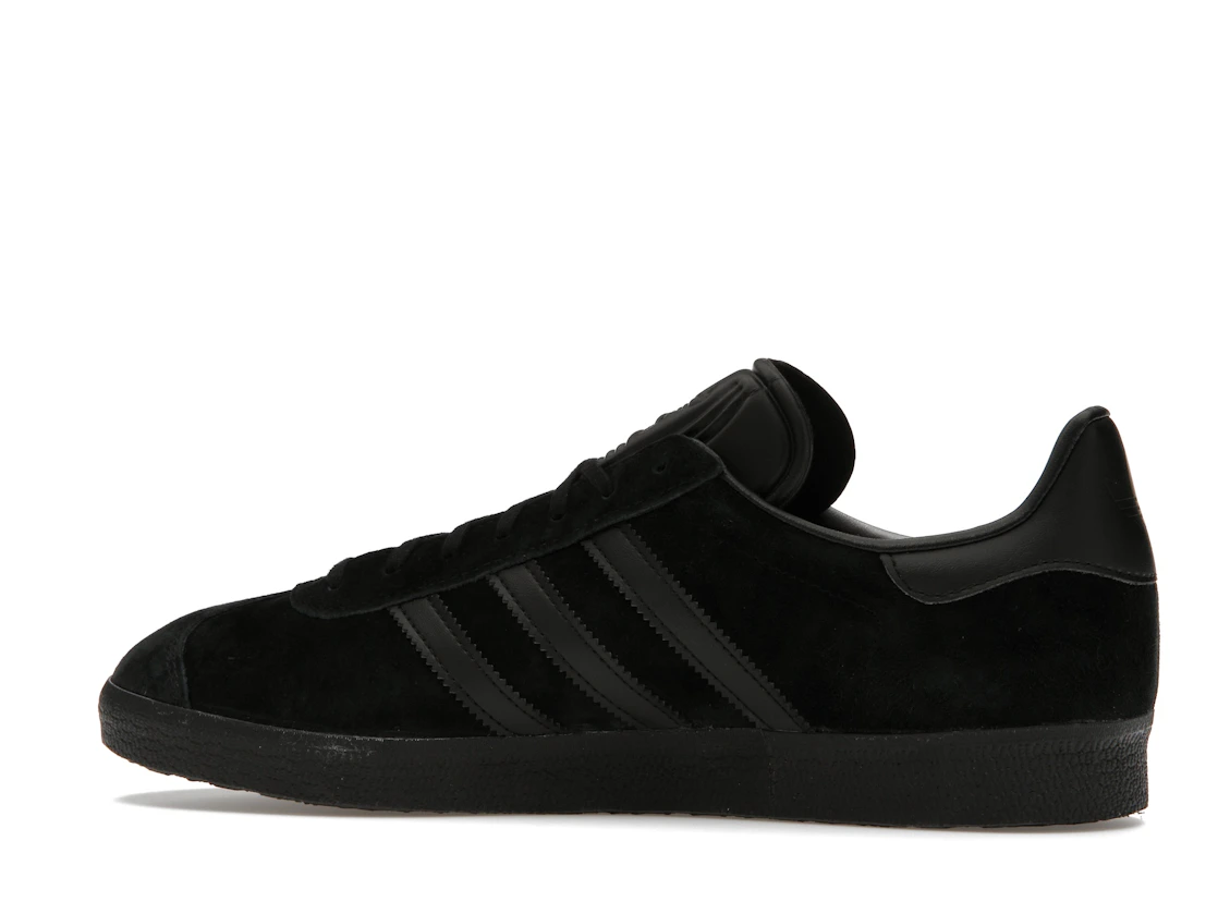 Vue 21 de adidas Gazelle Triple Black
