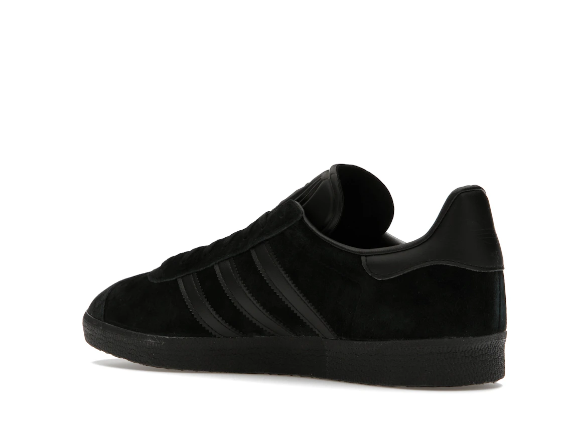 Vue 23 de adidas Gazelle Triple Black