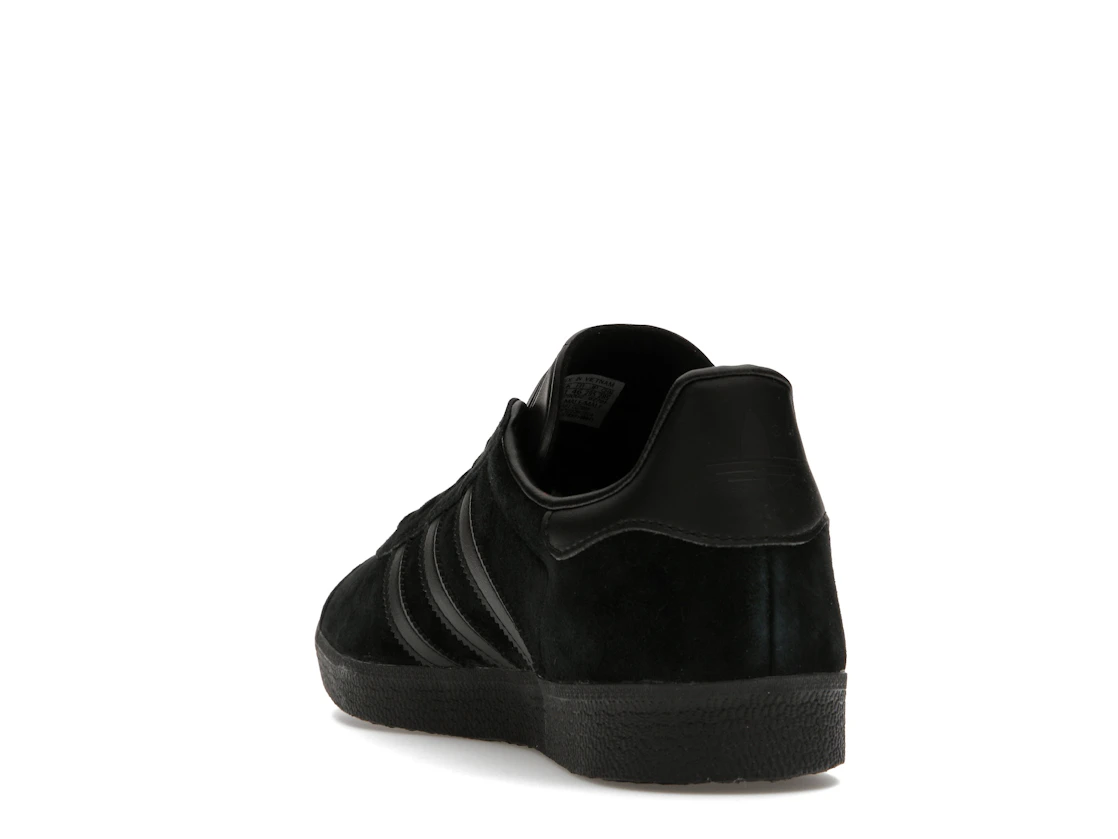 Vue 26 de adidas Gazelle Triple Black