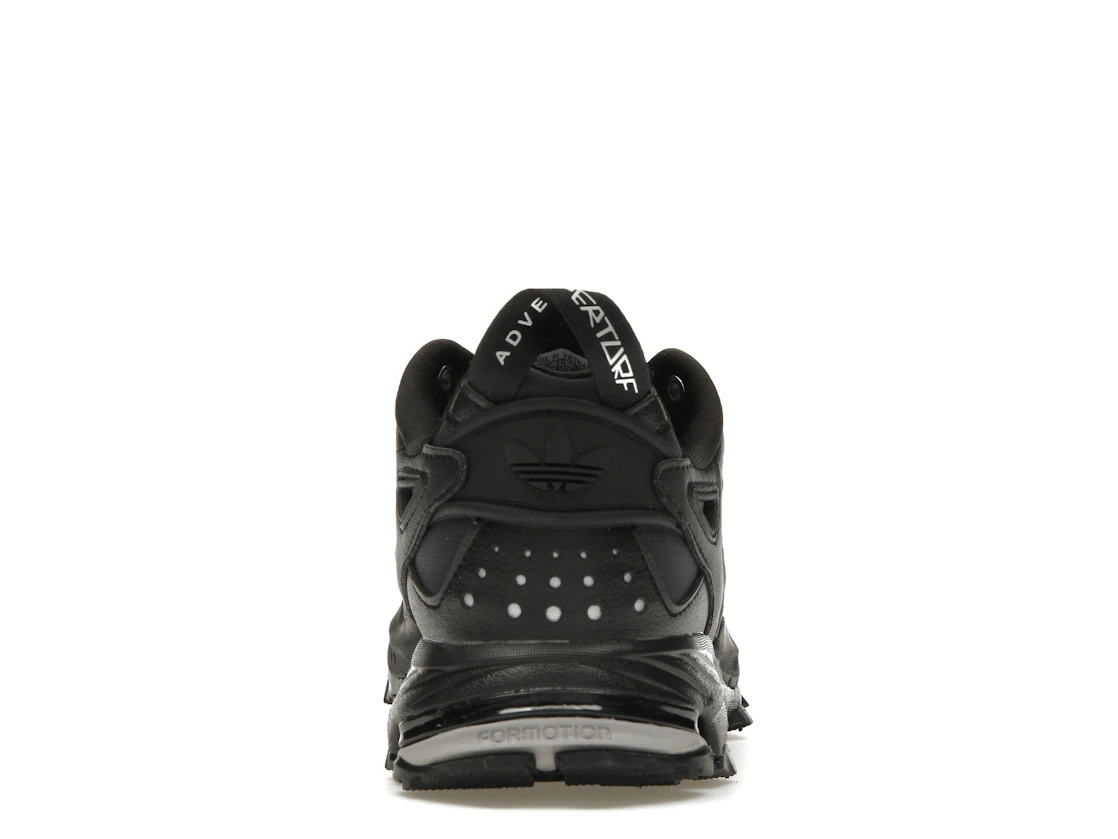 Vue 28 de adidas Hyperturf Core Black Silver Metallic Trace Grey
