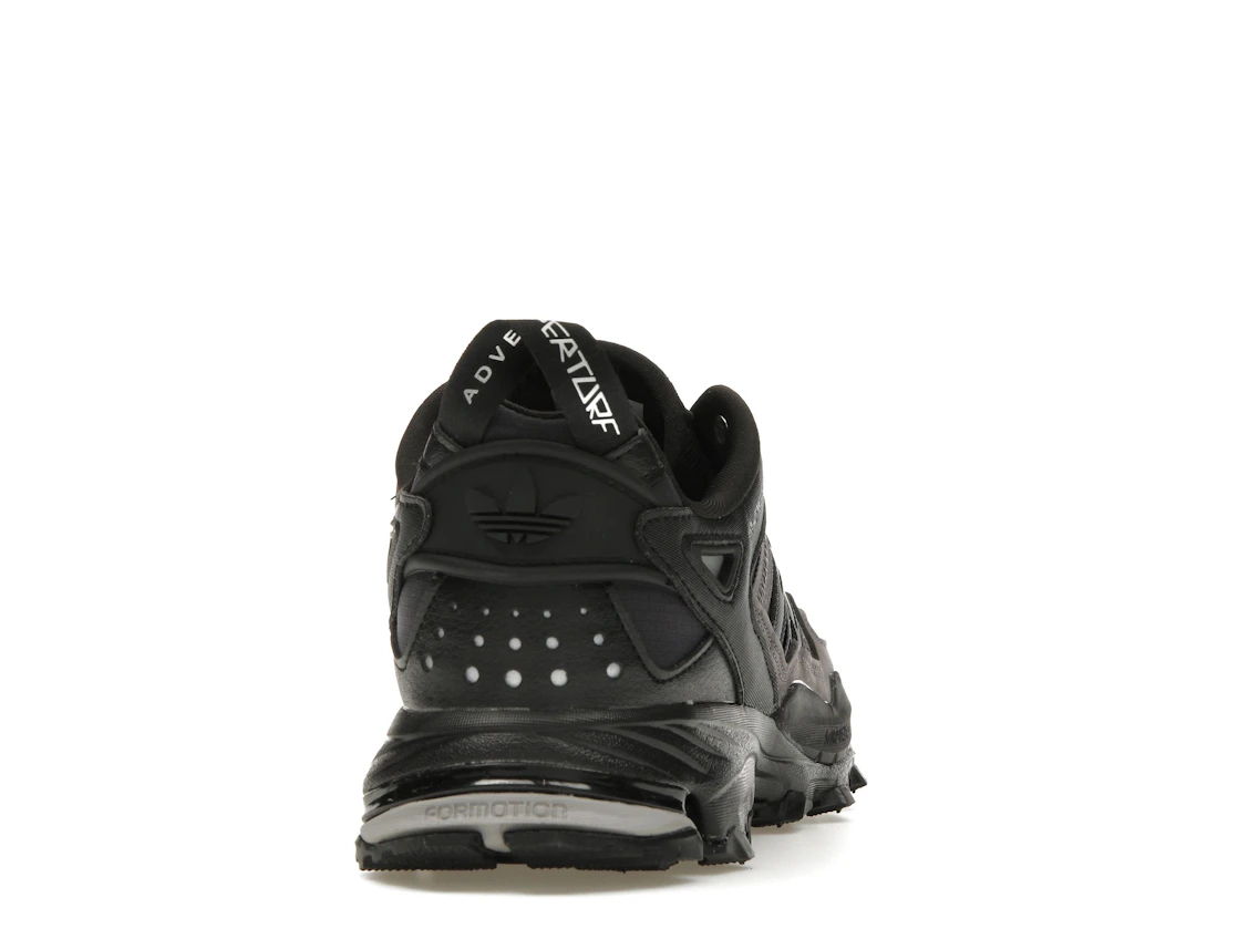 Vue 29 de adidas Hyperturf Core Black Silver Metallic Trace Grey