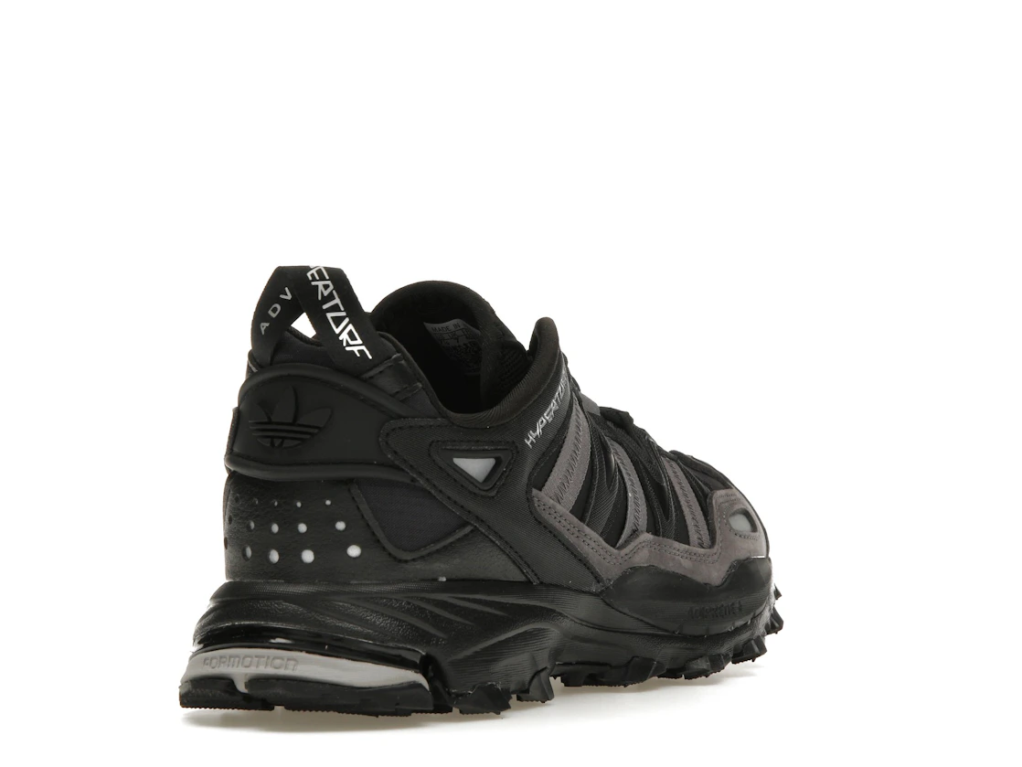 Vue 31 de adidas Hyperturf Core Black Silver Metallic Trace Grey