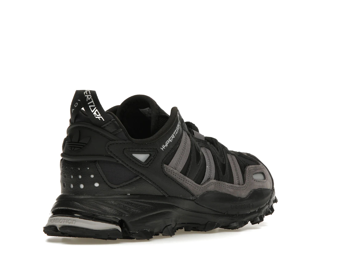 Vue 32 de adidas Hyperturf Core Black Silver Metallic Trace Grey