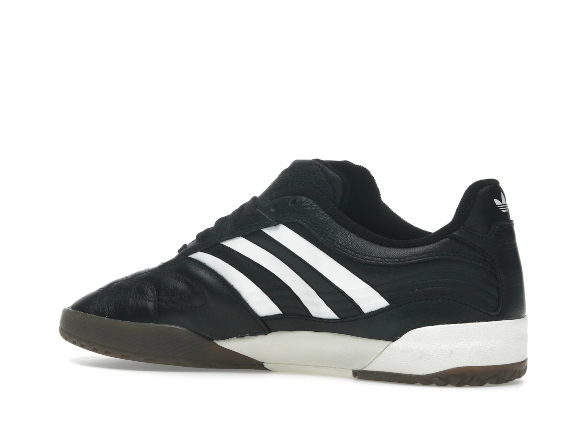 Vue 22 de adidas Koresco National Kith Black Gum
