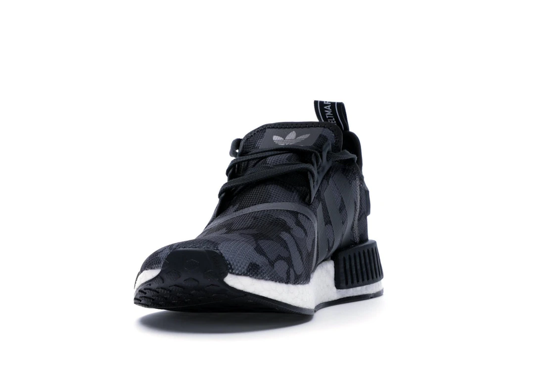 Vue 12 de adidas NMD R1 Duck Camo Core Black