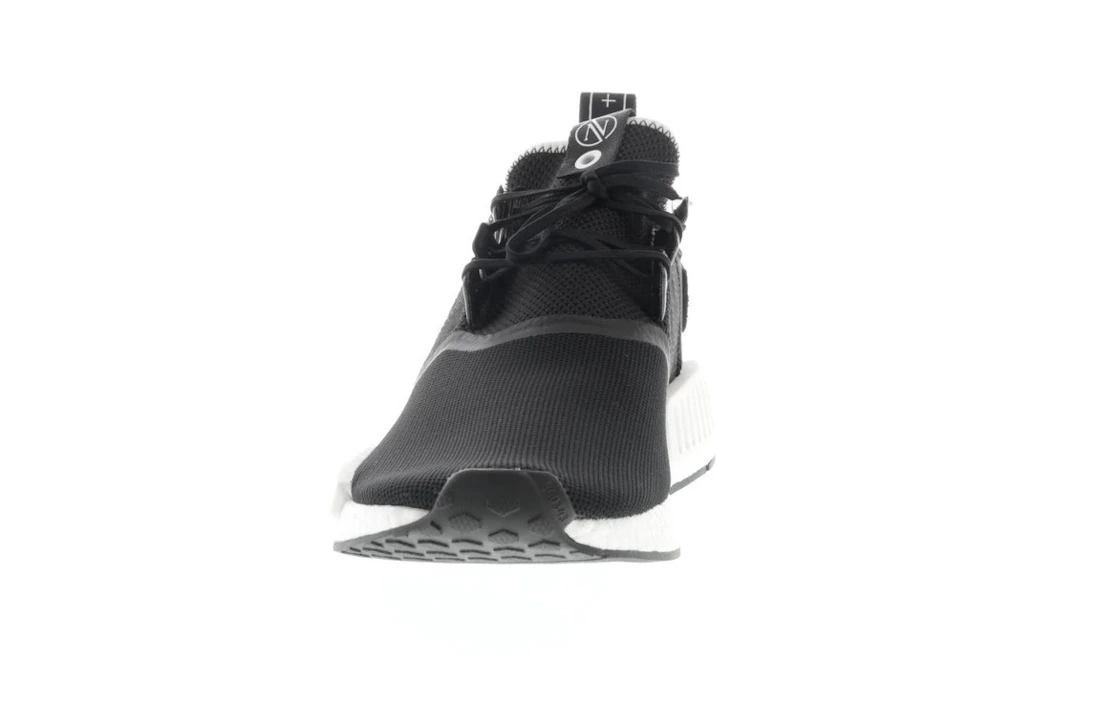 Vue 11 de adidas NMD R1 Neighborhood x Invincible