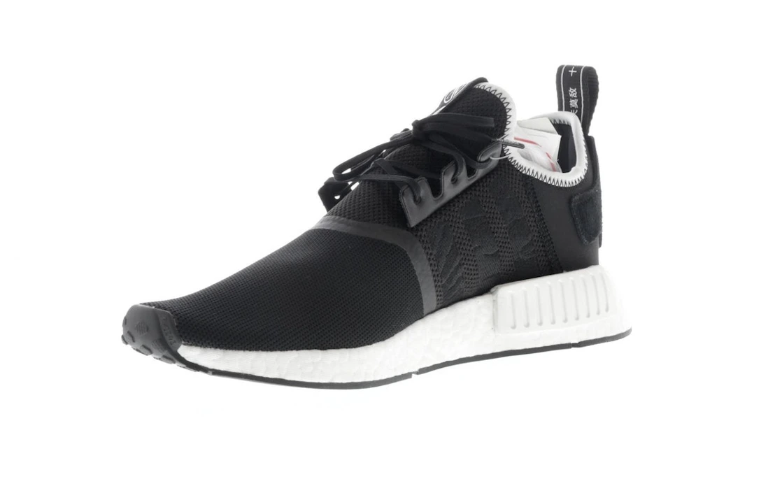 Vue 15 de adidas NMD R1 Neighborhood x Invincible
