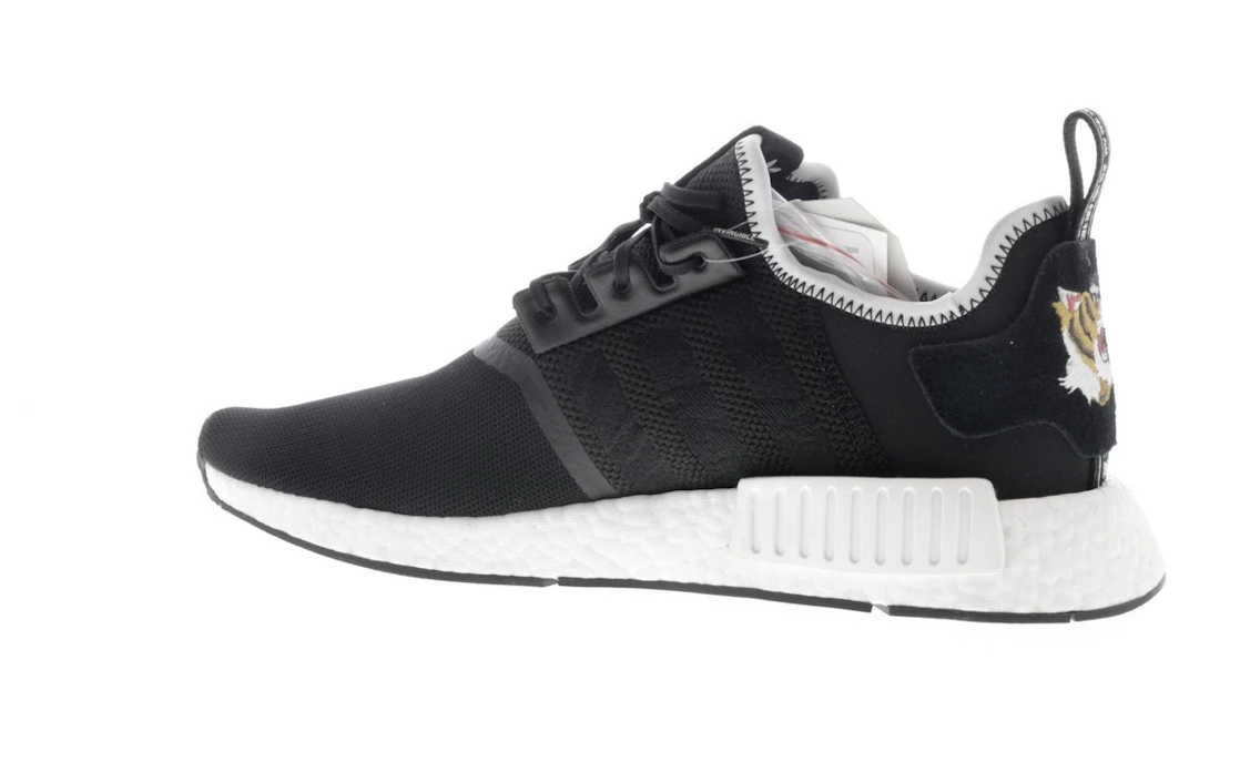 Vue 21 de adidas NMD R1 Neighborhood x Invincible