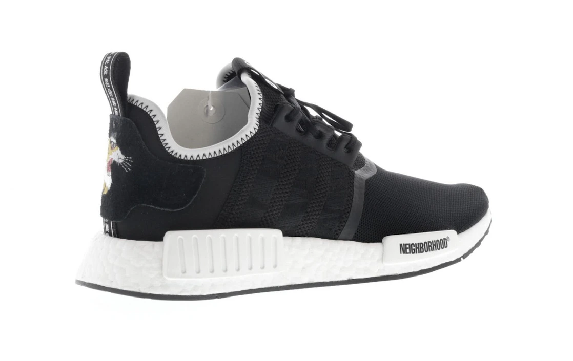 Vue 34 de adidas NMD R1 Neighborhood x Invincible