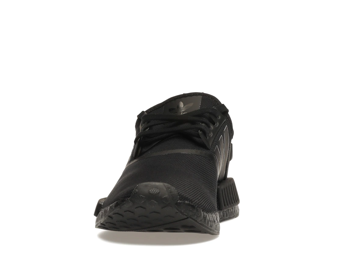 Vue 11 de adidas NMD R1 Triple Black (2019/2020)