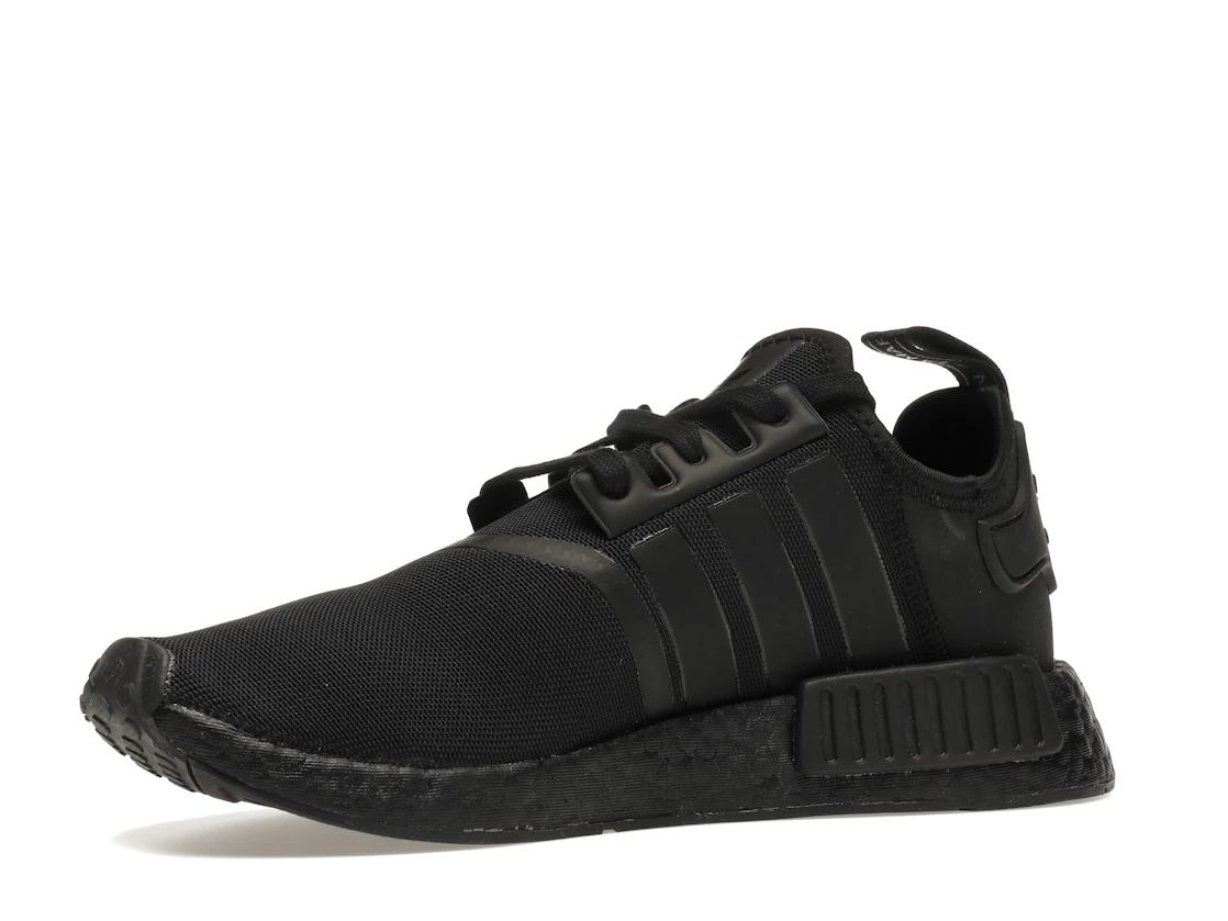 Vue 16 de adidas NMD R1 Triple Black (2019/2020)