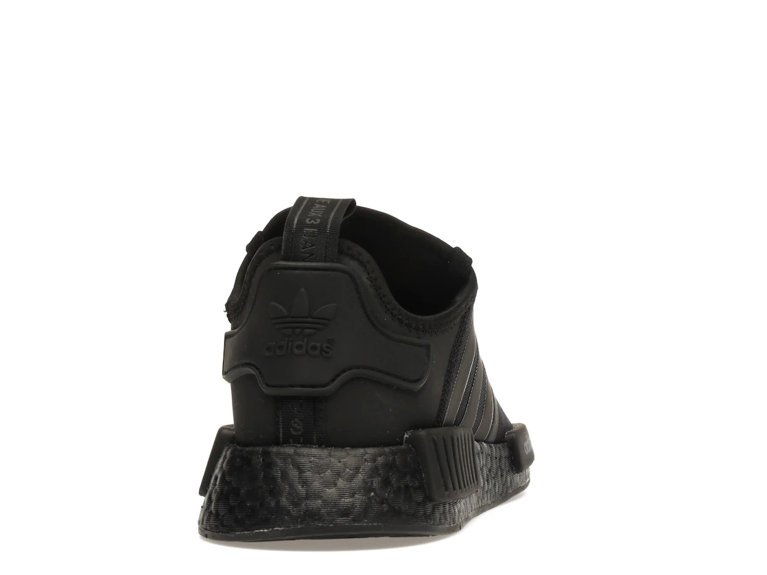 Vue 29 de adidas NMD R1 Triple Black (2019/2020)