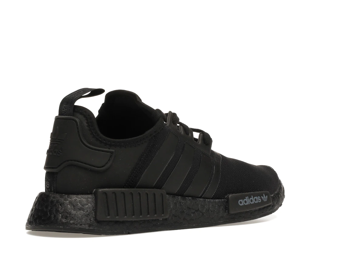 Vue 33 de adidas NMD R1 Triple Black (2019/2020)