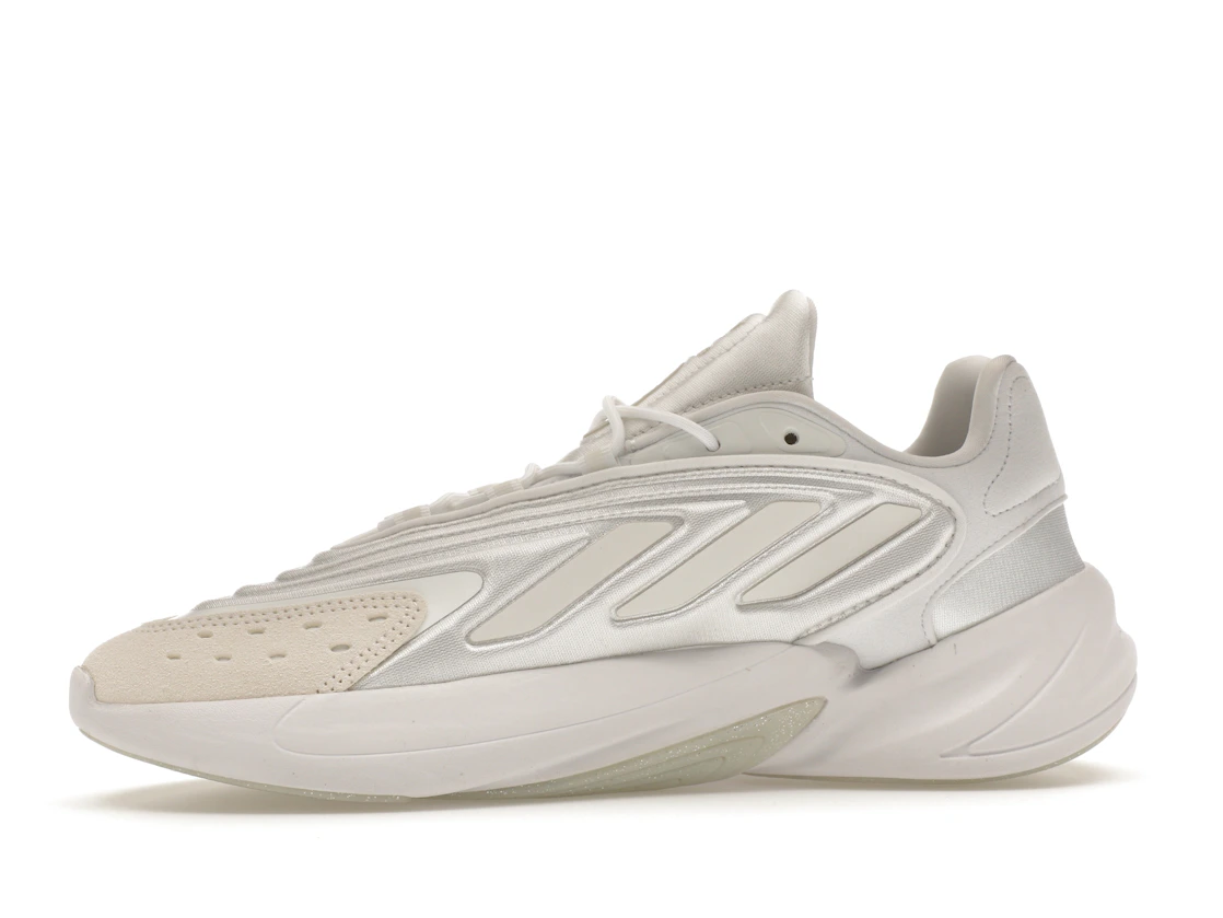 Vue 18 de adidas Ozelia Triple White 