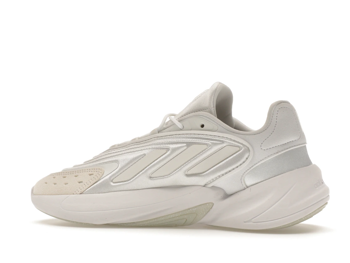 Vue 21 de adidas Ozelia Triple White 