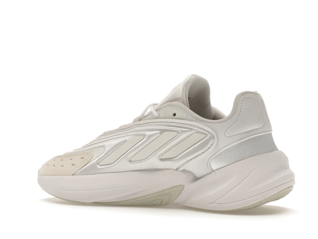 Vue 22 de adidas Ozelia Triple White 