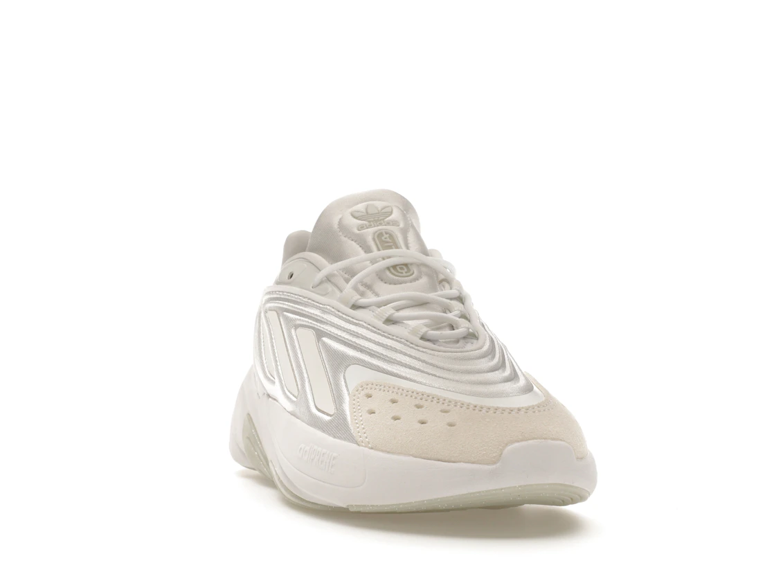 Vue 8 de adidas Ozelia Triple White 