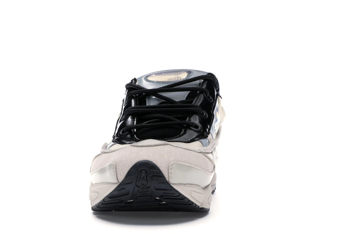 Vue 11 de adidas Ozweego 3 Raf Simons Cream White Core Black