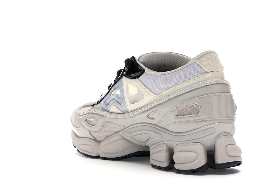 Vue 25 de adidas Ozweego 3 Raf Simons Cream White Core Black