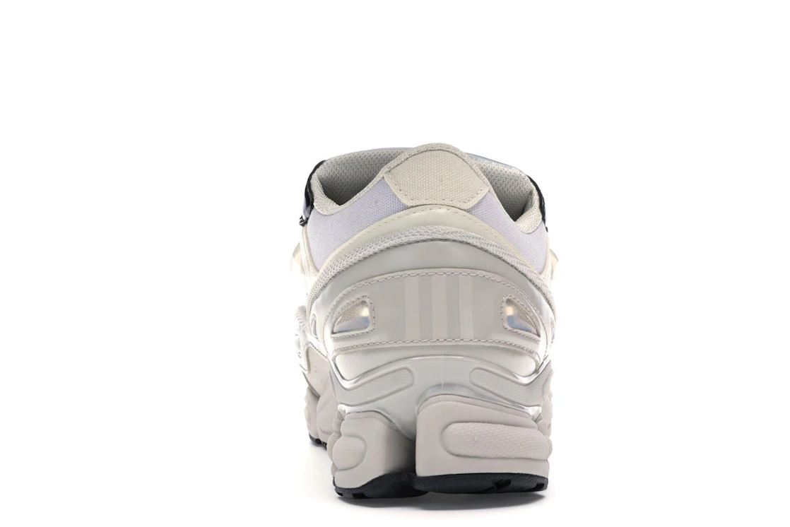 Vue 28 de adidas Ozweego 3 Raf Simons Cream White Core Black