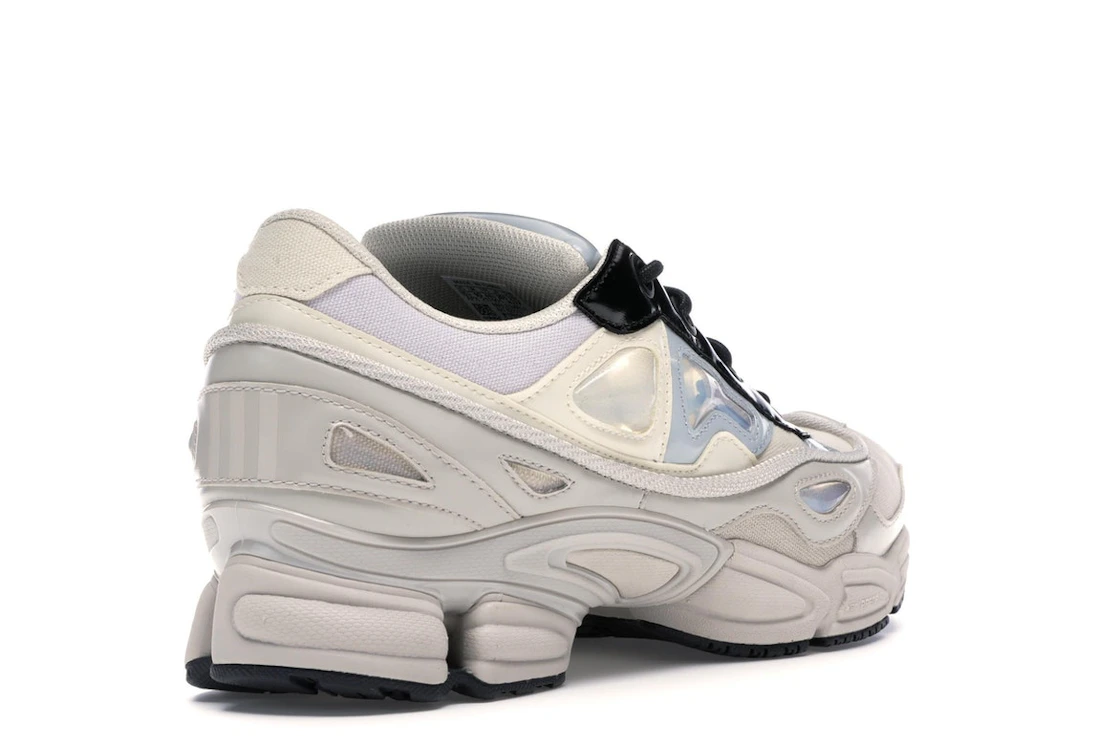 Vue 32 de adidas Ozweego 3 Raf Simons Cream White Core Black