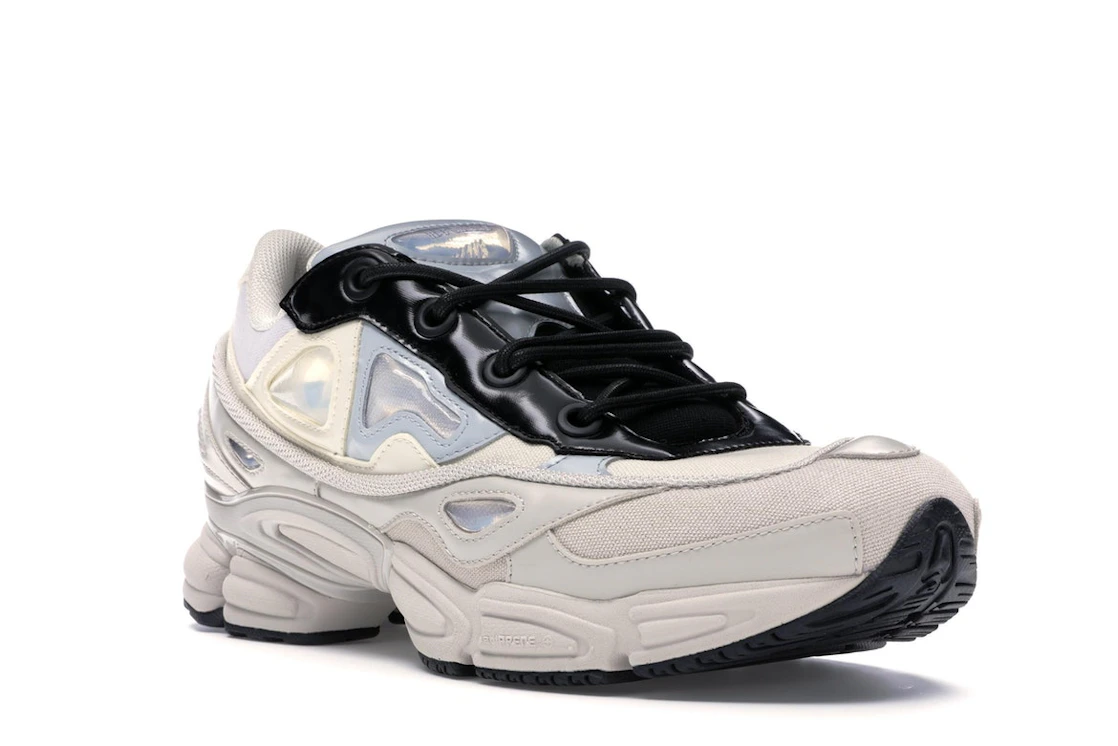 Vue 6 de adidas Ozweego 3 Raf Simons Cream White Core Black