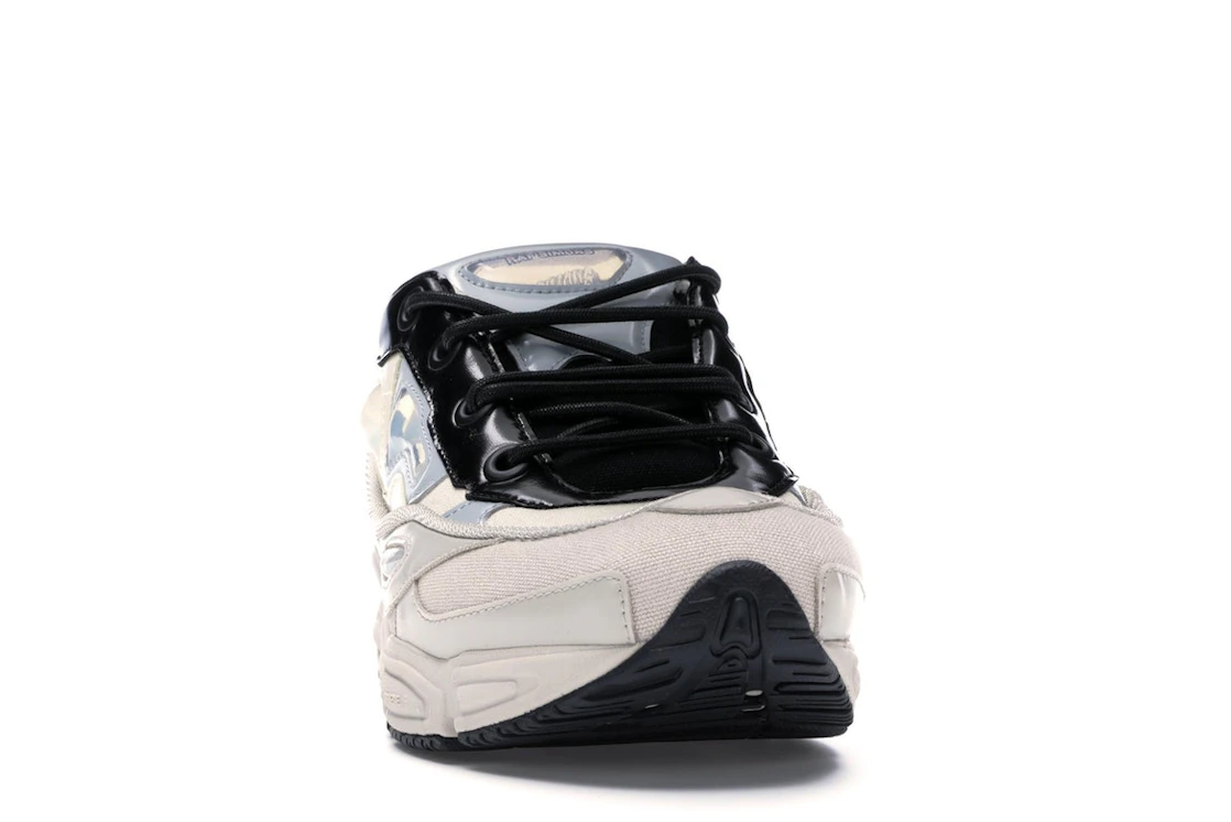 Vue 9 de adidas Ozweego 3 Raf Simons Cream White Core Black