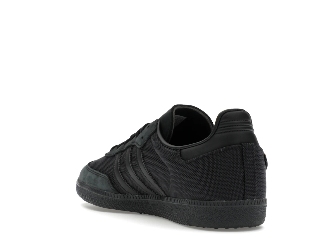 Vue 25 de adidas Samba OG Black Carbon Cordura