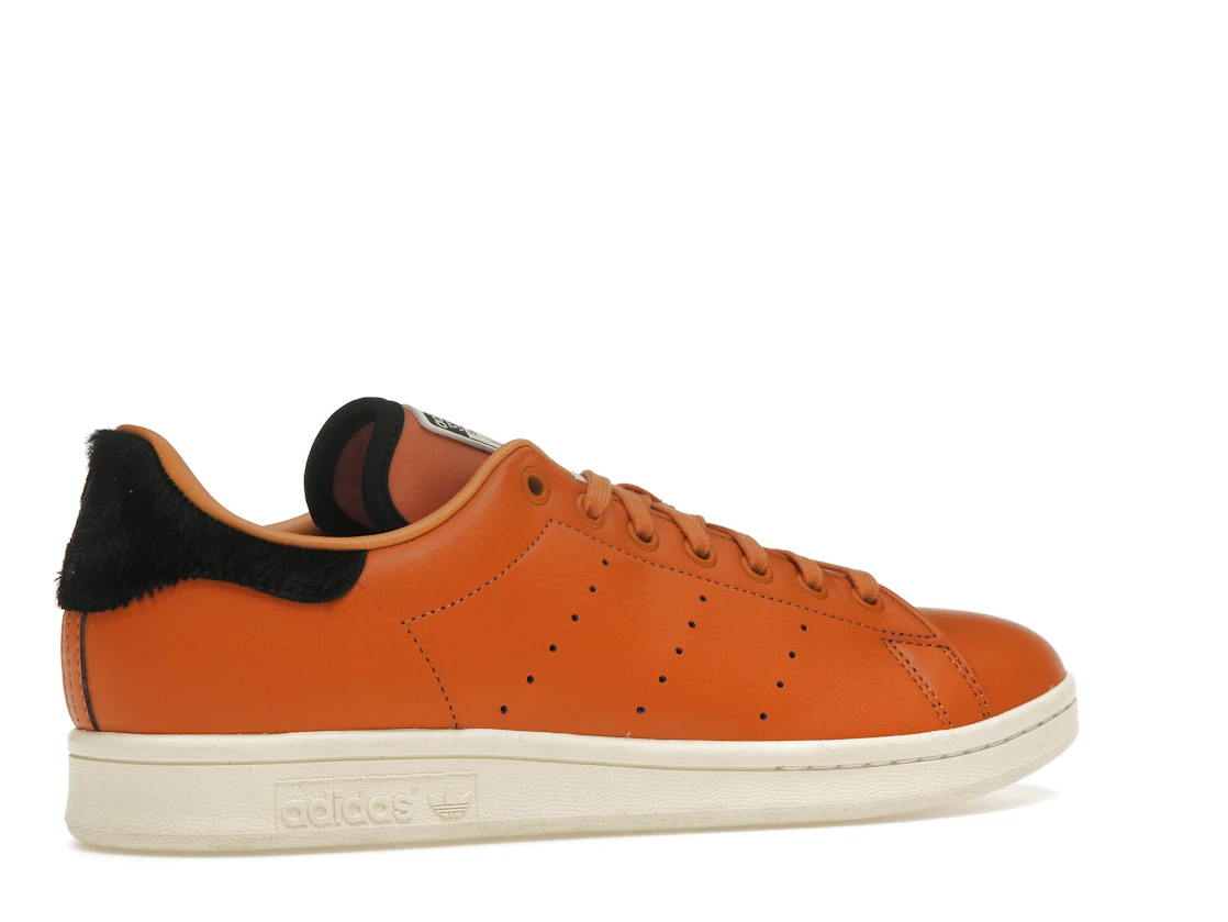 Vue 34 de adidas Stan Smith Disney The Lion King Scar
