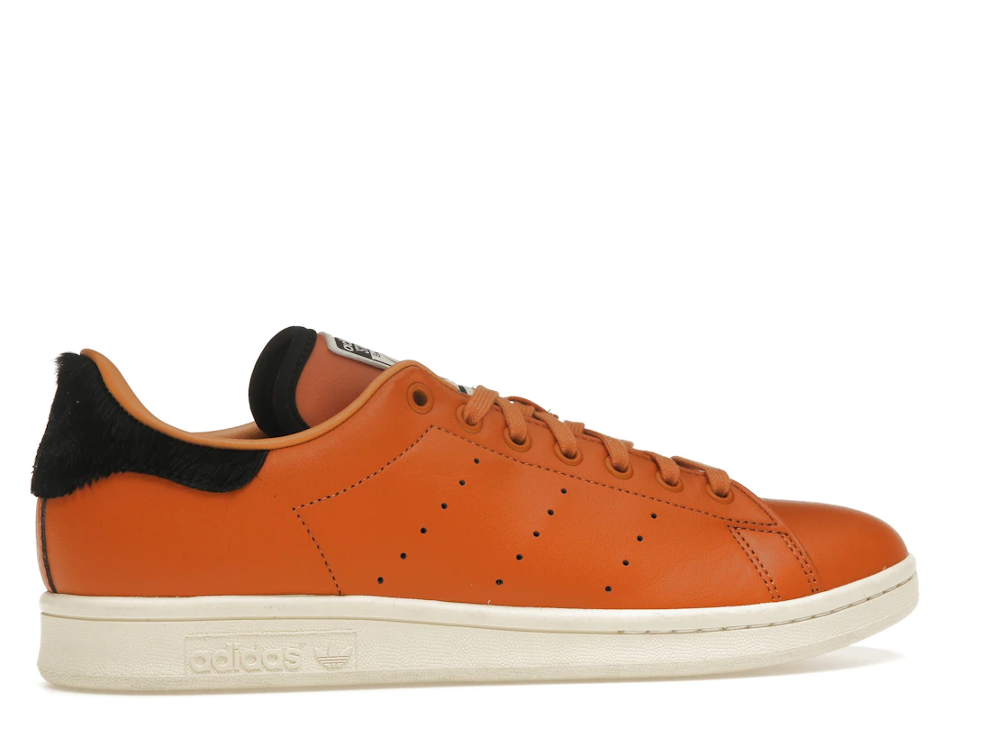 Vue 35 de adidas Stan Smith Disney The Lion King Scar
