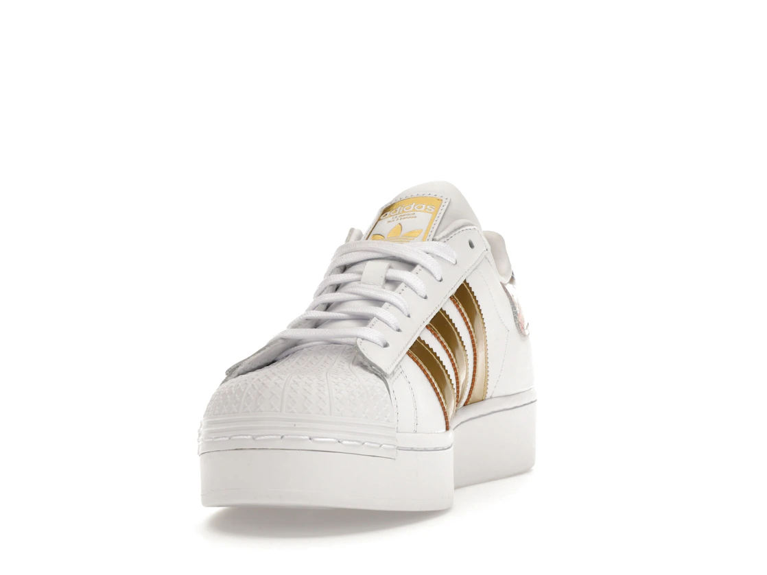 Vue 12 de adidas Superstar Bold HER Studio London Floral 