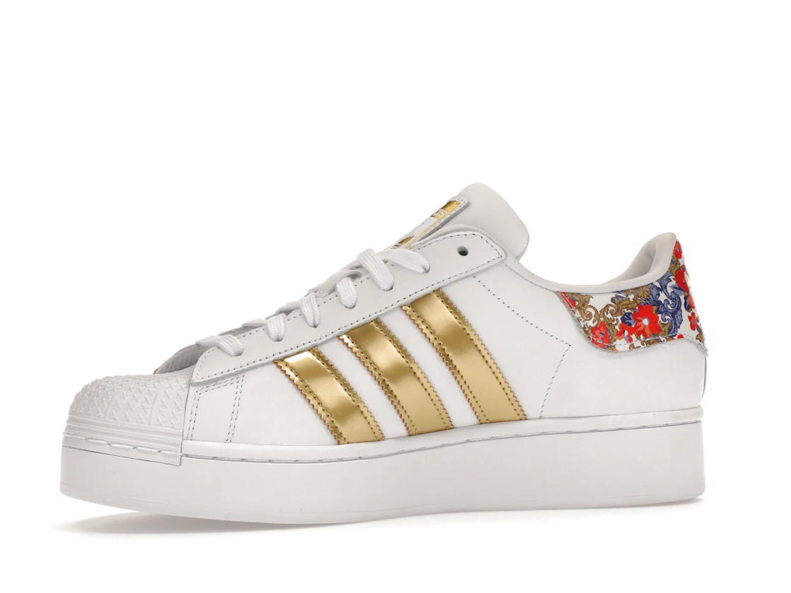 Vue 17 de adidas Superstar Bold HER Studio London Floral 