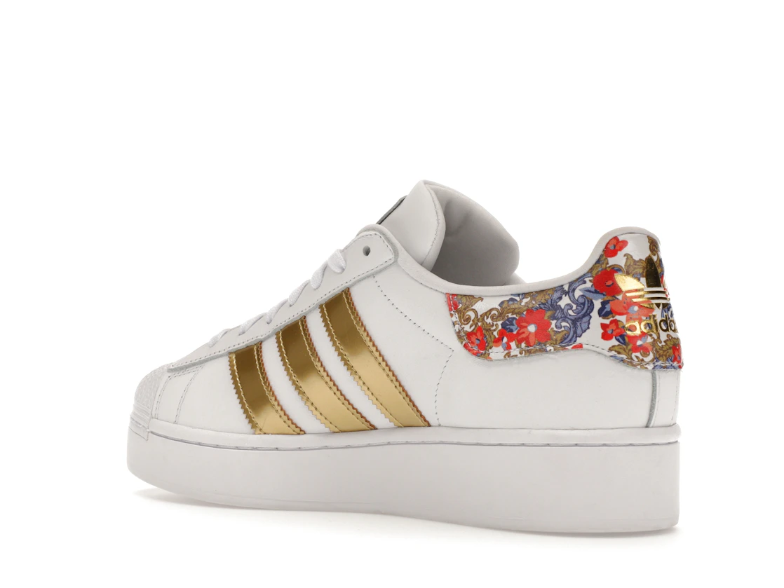 Vue 23 de adidas Superstar Bold HER Studio London Floral 