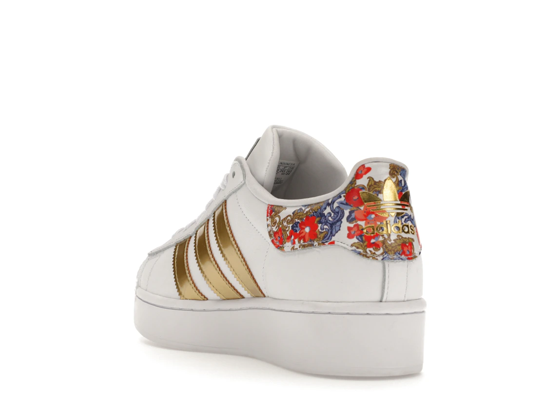 Vue 25 de adidas Superstar Bold HER Studio London Floral 