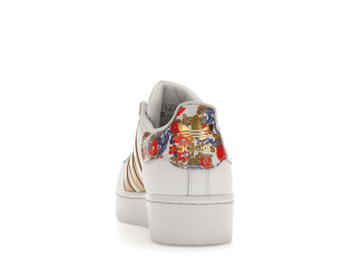 Vue 27 de adidas Superstar Bold HER Studio London Floral 