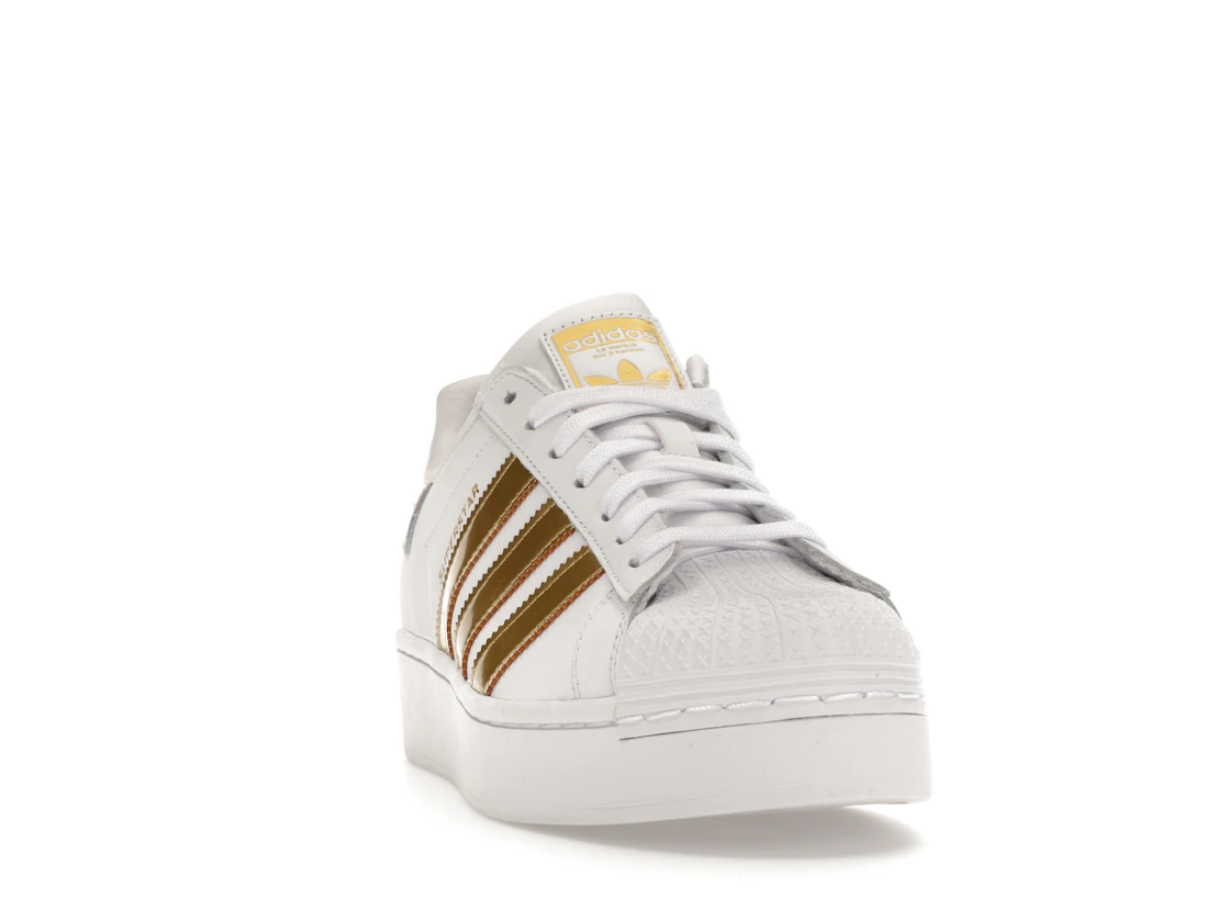 Vue 8 de adidas Superstar Bold HER Studio London Floral 