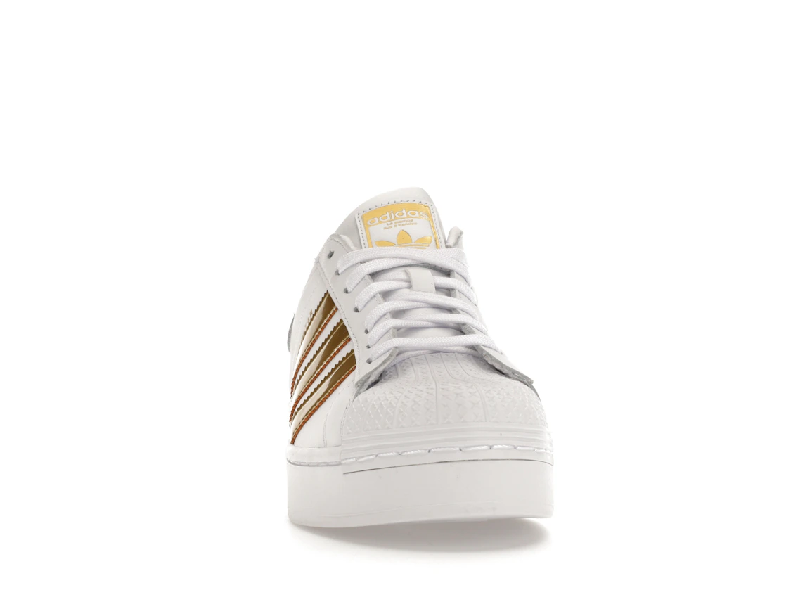 Vue 9 de adidas Superstar Bold HER Studio London Floral 