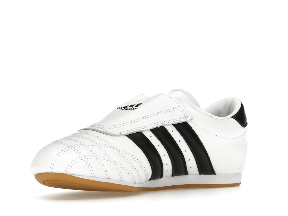 Vue 15 de adidas Taekwondo White Black 