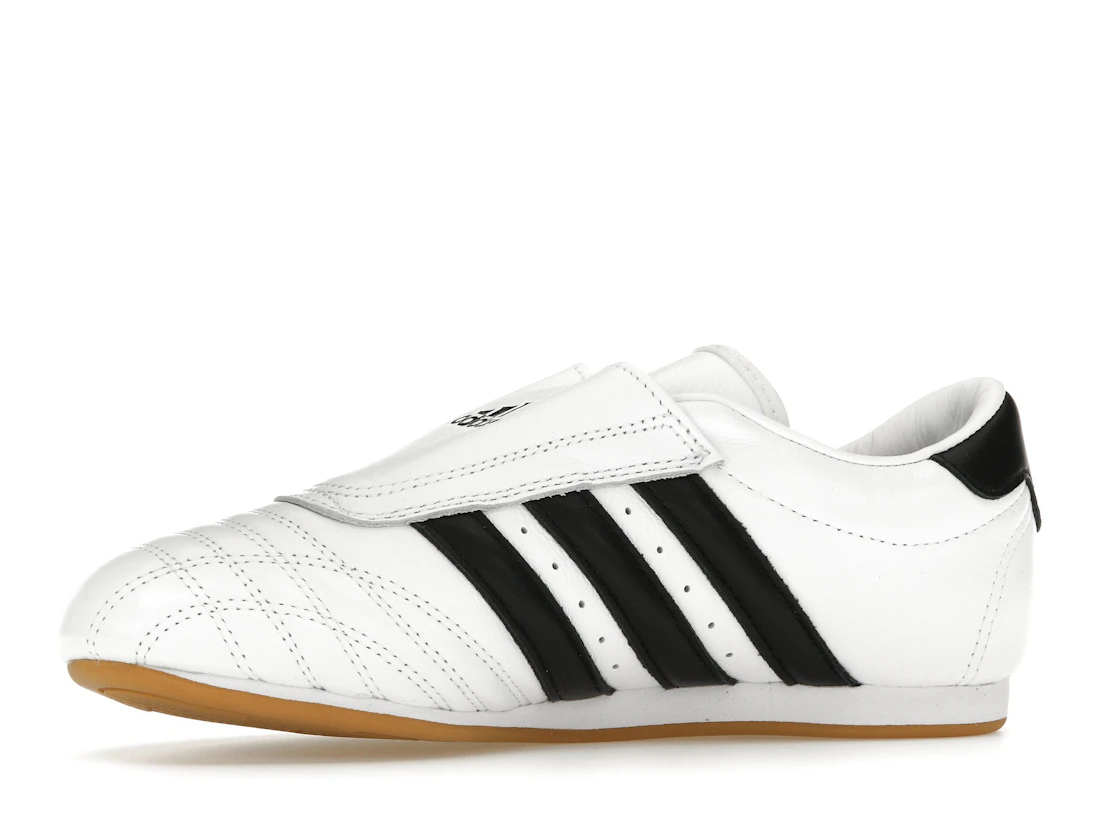 Vue 17 de adidas Taekwondo White Black 
