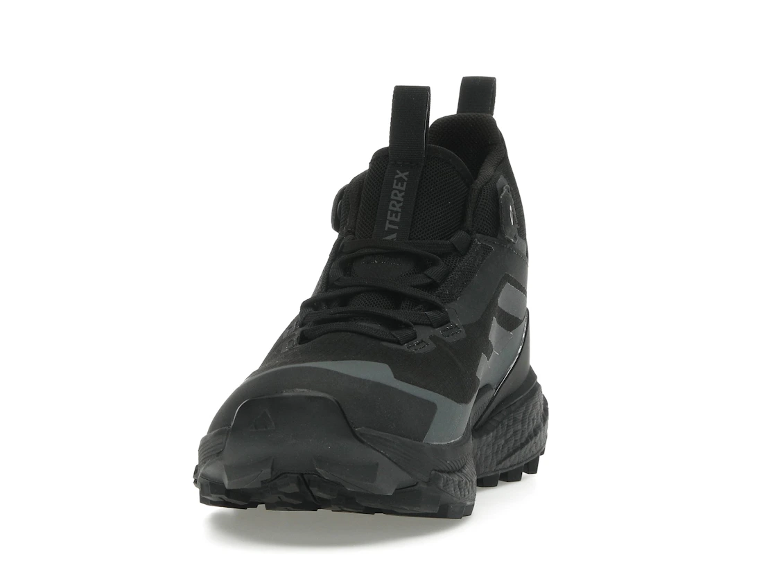 Vue 12 de adidas Terrex Free Hiker 2 Core Black Grey 