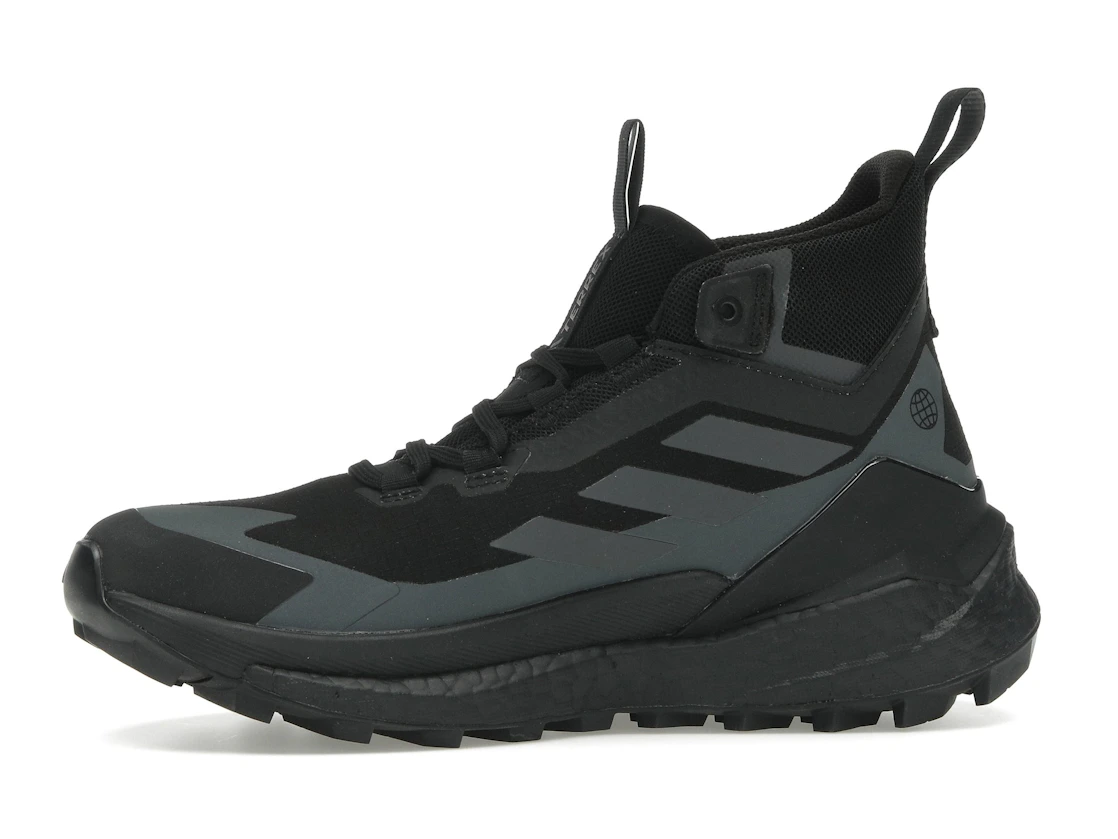 Vue 18 de adidas Terrex Free Hiker 2 Core Black Grey 
