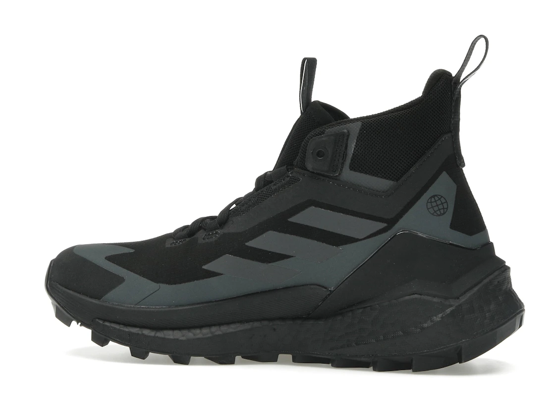 Vue 21 de adidas Terrex Free Hiker 2 Core Black Grey 