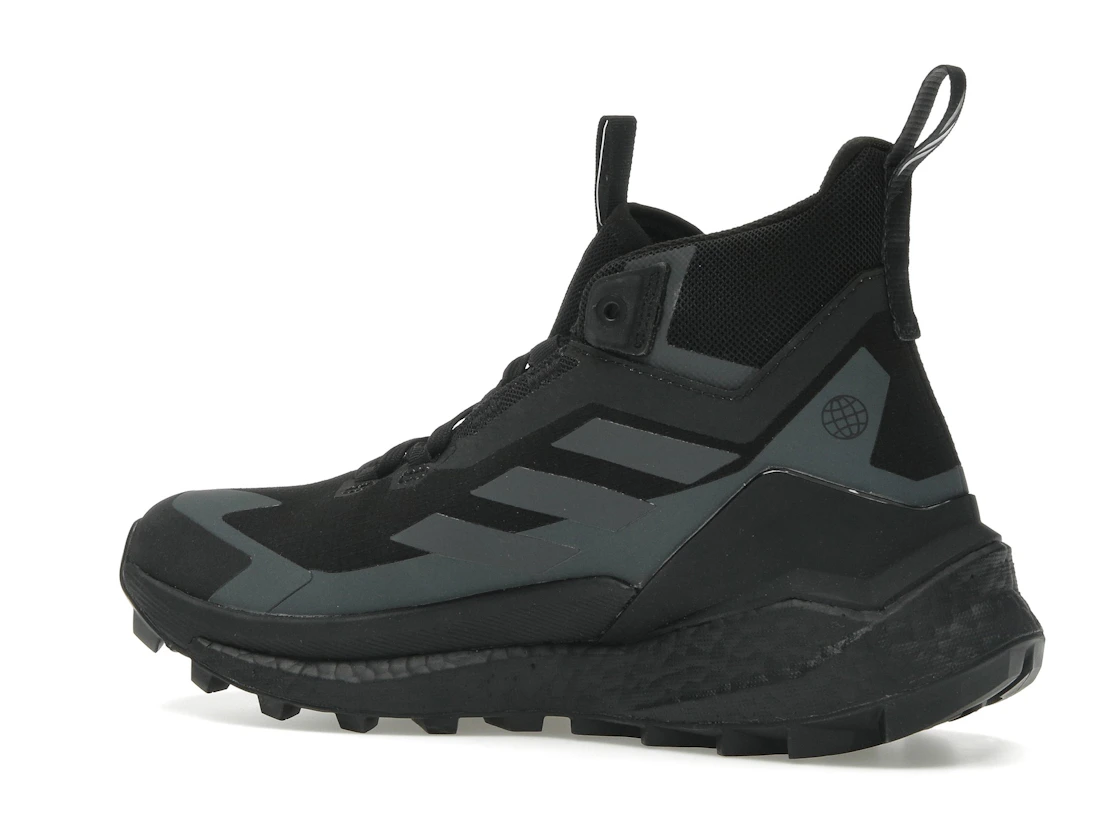Vue 22 de adidas Terrex Free Hiker 2 Core Black Grey 