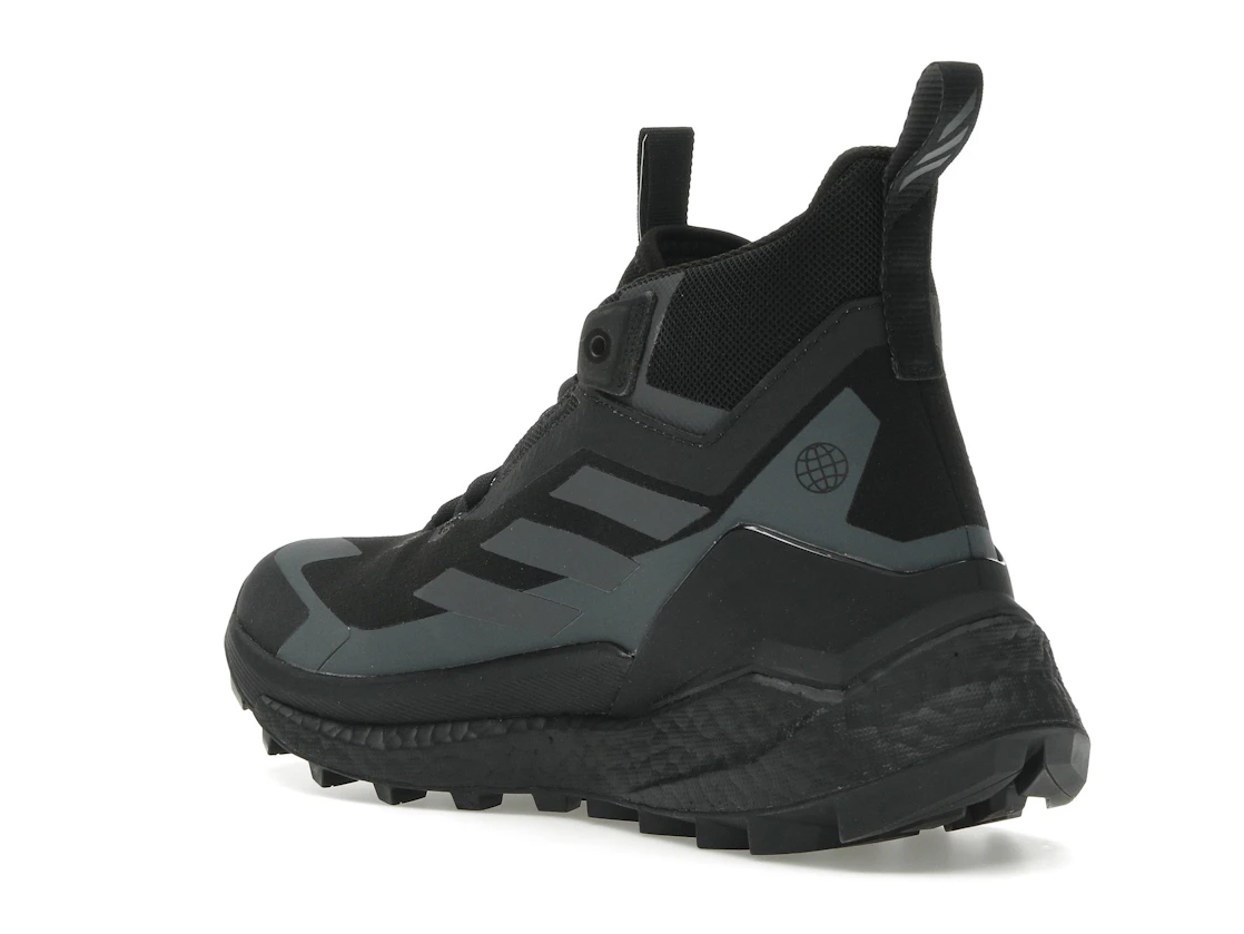 Vue 24 de adidas Terrex Free Hiker 2 Core Black Grey 