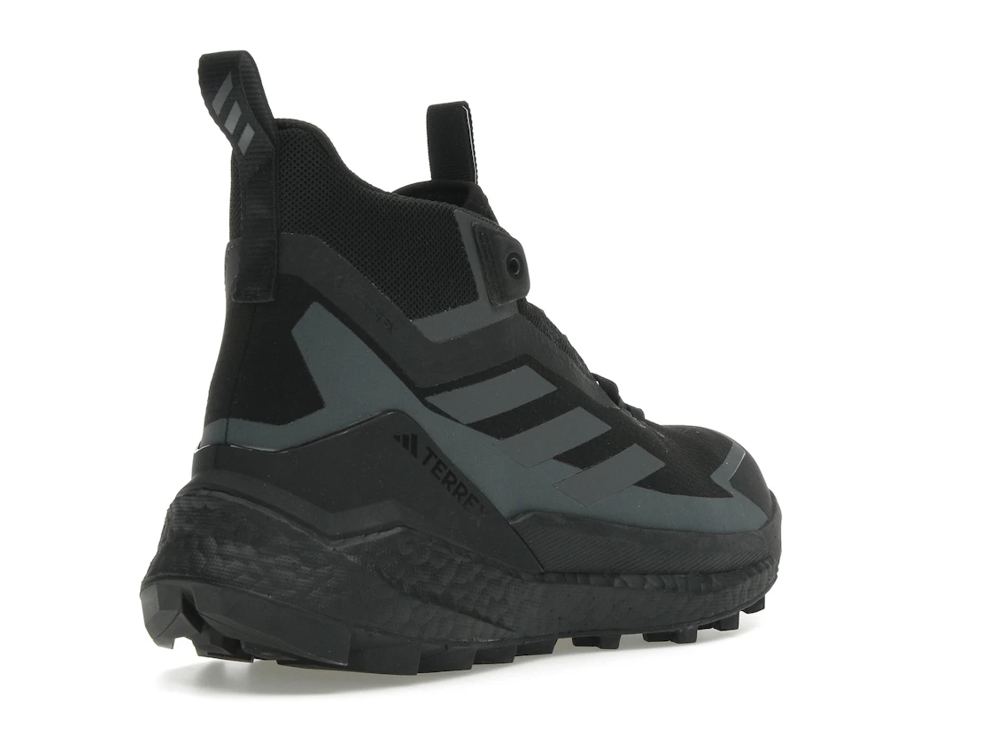 Vue 32 de adidas Terrex Free Hiker 2 Core Black Grey 