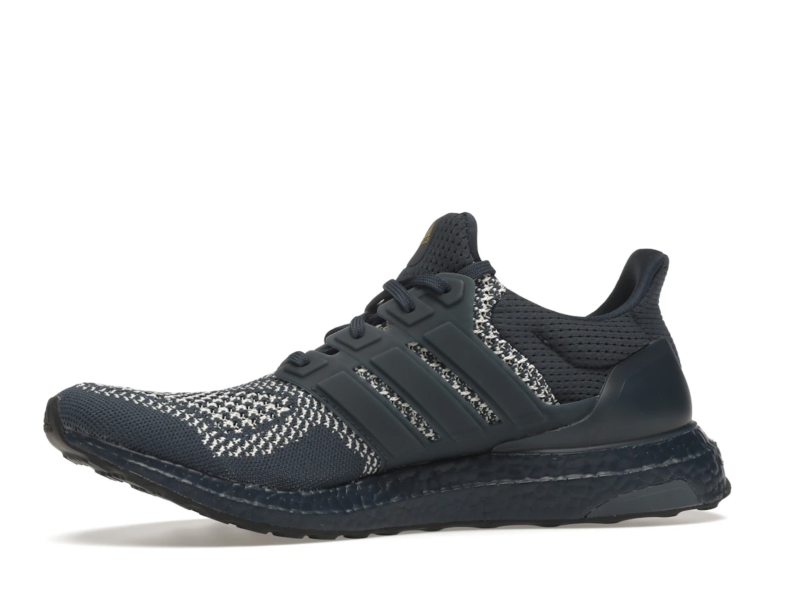 Vue 17 de adidas Ultra Boost 1.0 DNA Crew Navy