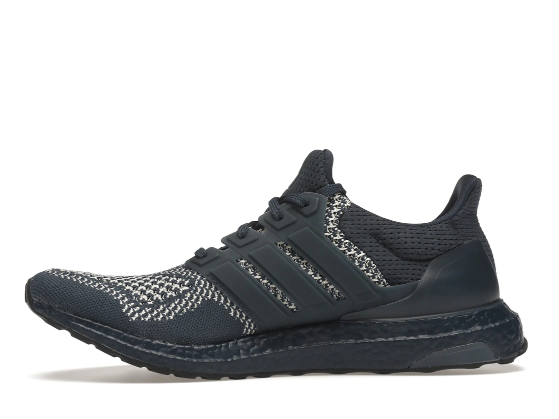 Vue 18 de adidas Ultra Boost 1.0 DNA Crew Navy