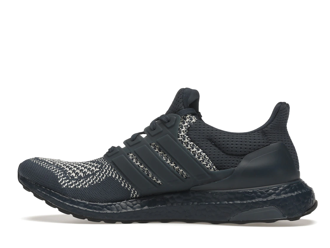 Vue 20 de adidas Ultra Boost 1.0 DNA Crew Navy